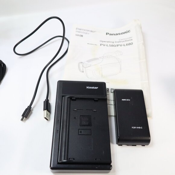 Panasonic PV-L580D Compact VHS/VHS-C Palmcorder 150x Digital‎ Camcorder Tested - Picture 2 of 9